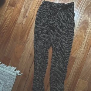 Carly Jean Los Angelos Black and Tan Patterned Pants